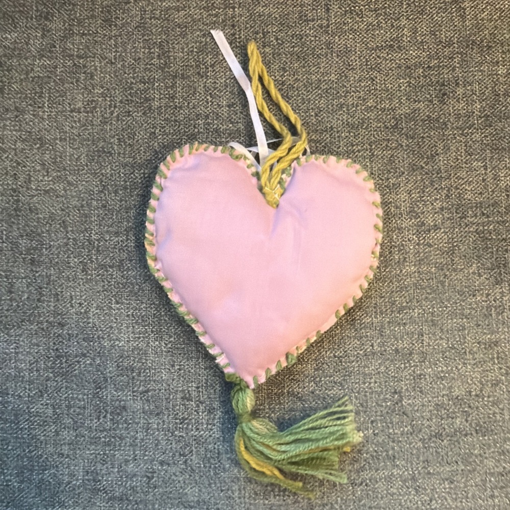 Vintage‎ Cross Stitch Heart-shaped Floral Sachet/Door Hanger Green - Picture 4 of 6